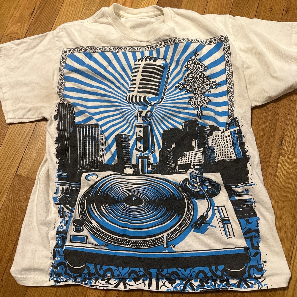 Men’s graphic tee